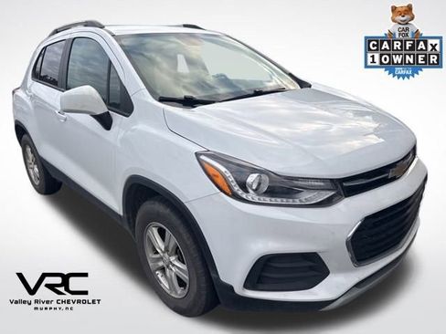 Used 2022 Chevrolet Trax LT w/ LT Convenience Package image 1