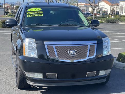 Used 2010 Cadillac Escalade Premium image 5