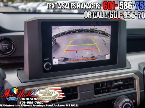 Used 2025 Toyota Tacoma SR5 AWD/4WD image 17