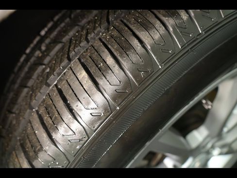 Used 2024 GMC Terrain SLT image 6