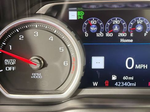 Used 2019 Chevrolet Silverado 1500 High Country w/ Technology Package AWD/4WD image 13