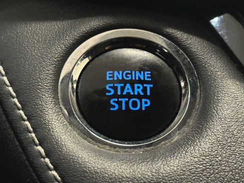 Used 2016 Toyota RAV4 XLE w/ Convenience Package image 17