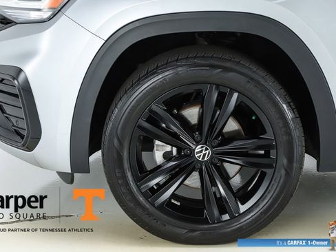 Used 2023 Volkswagen Atlas SEL R-Line AWD/4WD image 5