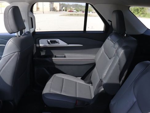 New 2026 Ford Explorer Active w/ Active Comfort Package AWD/4WD image 15