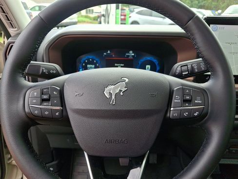 Used 2025 Ford Bronco Sport Outer Banks w/ Outer Banks Tech Package+ AWD/4WD image 21