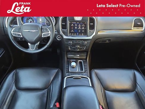 Used 2022 Chrysler 300 Touring L image 21