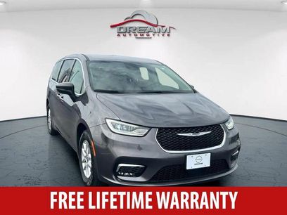 Used 2023 Chrysler Pacifica Touring-L