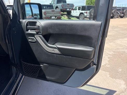 Used 2017 Jeep Wrangler Sport image 17