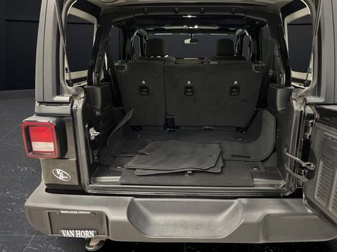 Used 2022 Jeep Wrangler Unlimited Sport image 12