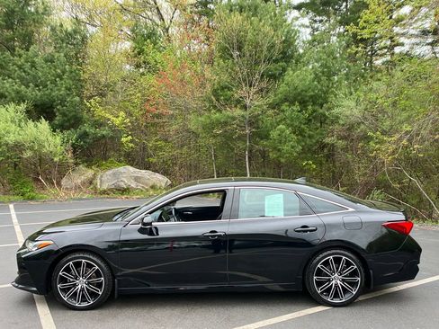 Used 2019 Toyota Avalon Touring w/ Advanced Safety Package FWD image 2