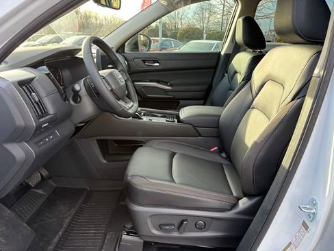 New 2026 Nissan Pathfinder SL AWD/4WD image 11
