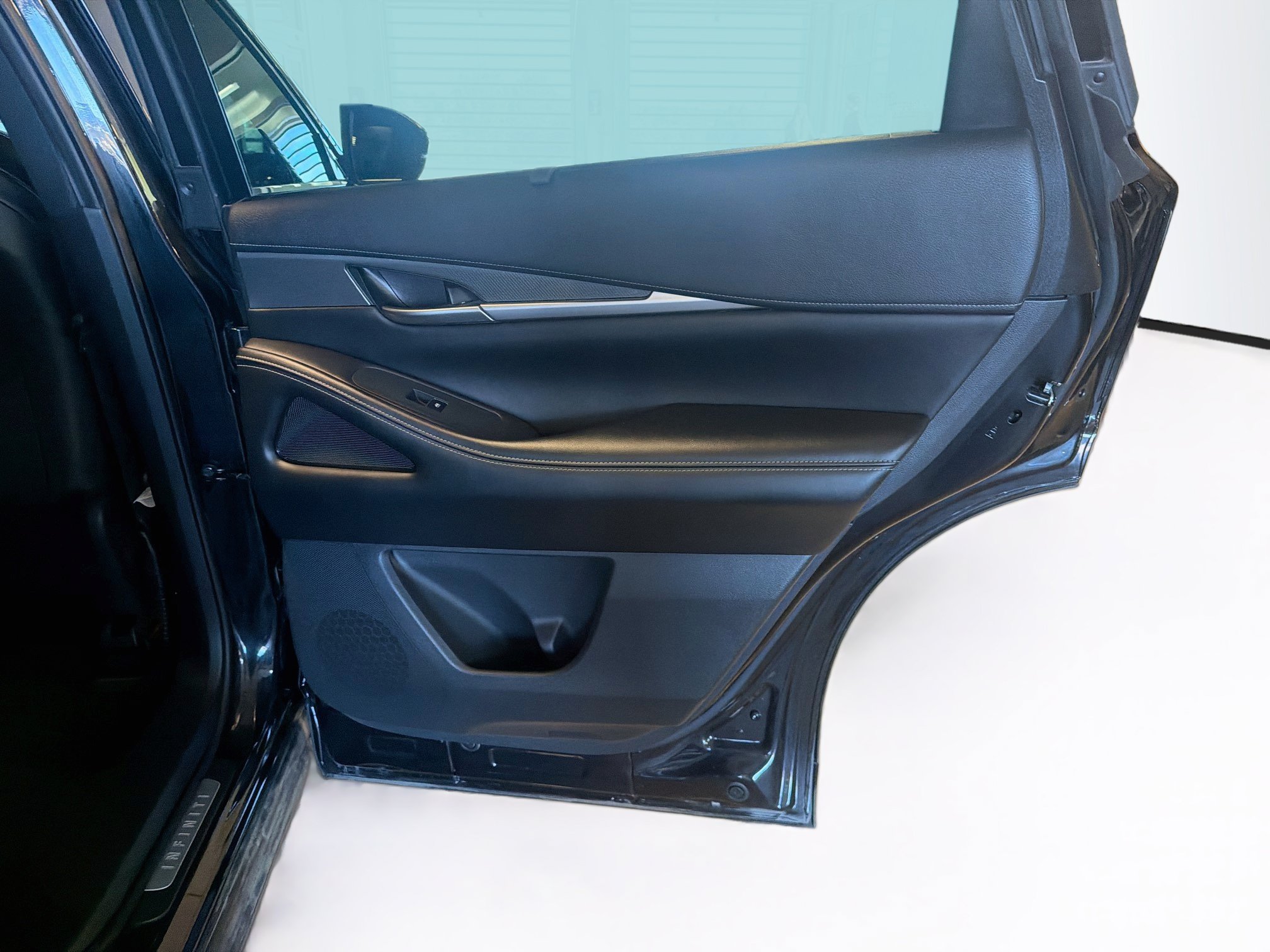 Used 2023 INFINITI QX60 Luxe w/ Cargo Package AWD/4WD image 34