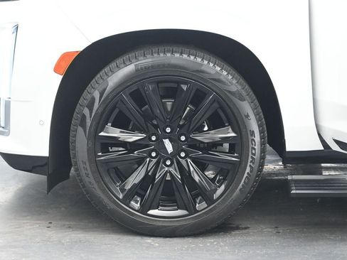 Used 2023 Cadillac Escalade Premium Luxury w/ Performance Package AWD/4WD image 31