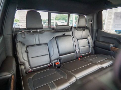 Used 2019 Chevrolet Silverado 1500 High Country w/ Technology Package AWD/4WD image 38