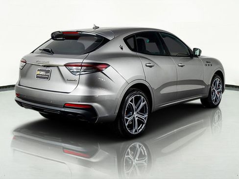 Used 2022 Maserati Levante Modena image 10