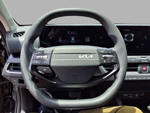 Used 2025 Kia K4 FWD image 16
