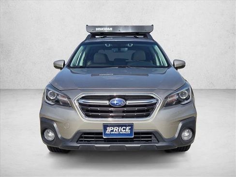 Used 2018 Subaru Outback 2.5i Limited AWD/4WD image 2