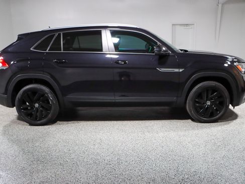 Used 2022 Volkswagen Atlas Cross Sport SE AWD/4WD image 6