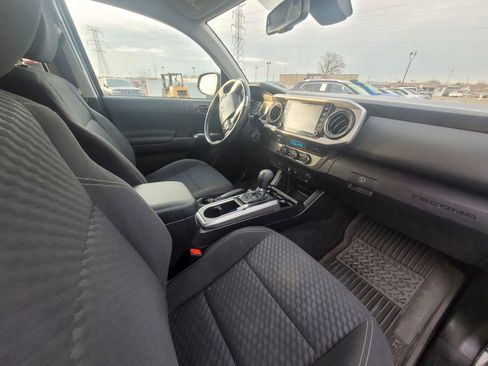 Used 2021 Toyota Tacoma SR5 w/ Trail Edition RWD image 12