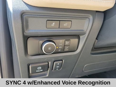 Used 2024 Ford Expedition Limited AWD/4WD image 7