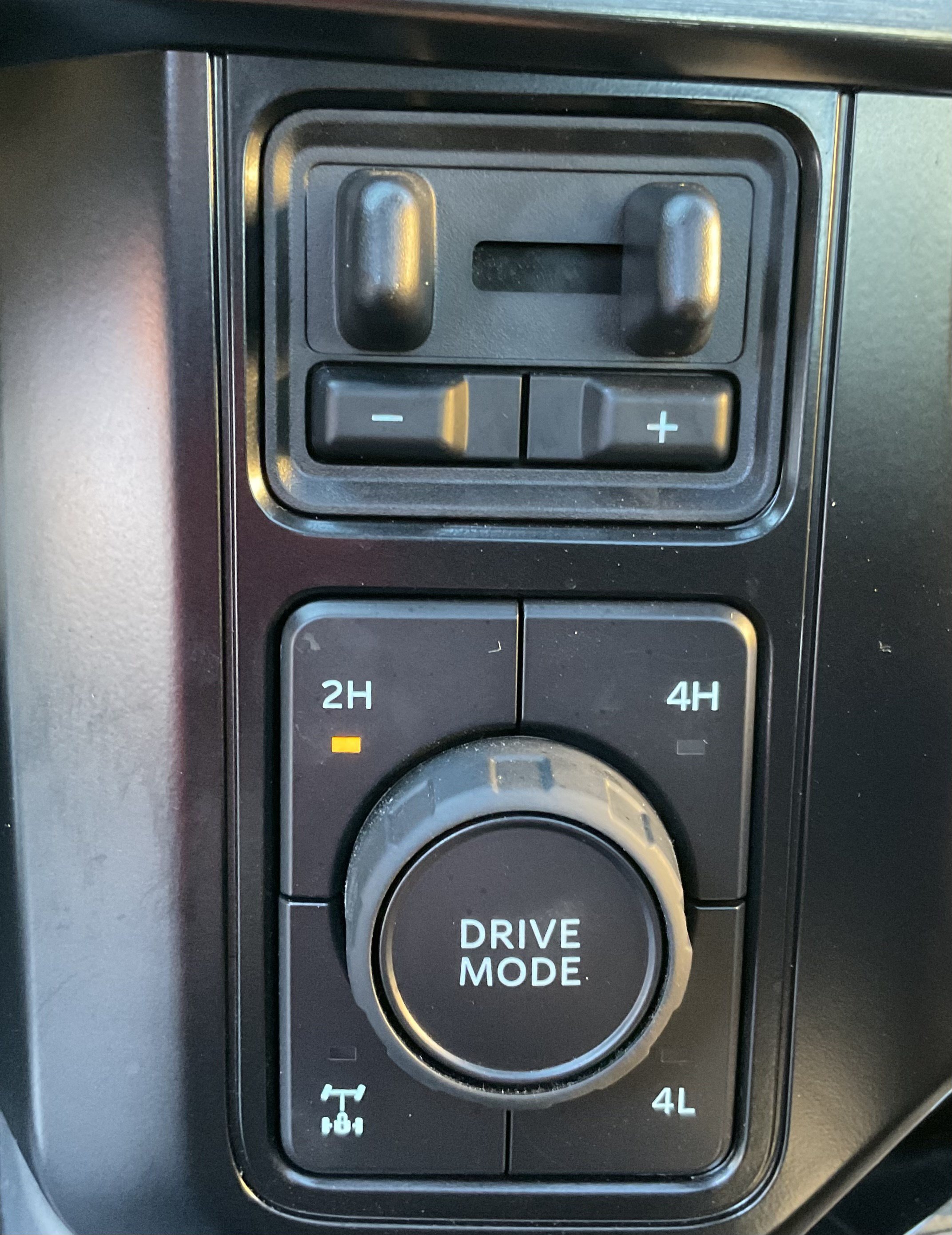 Used 2025 Ford F350 Lariat AWD/4WD image 35
