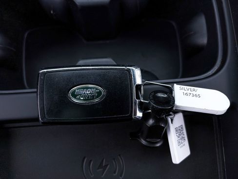 Used 2023 Land Rover Defender 130 X-Dynamic SE AWD/4WD image 30