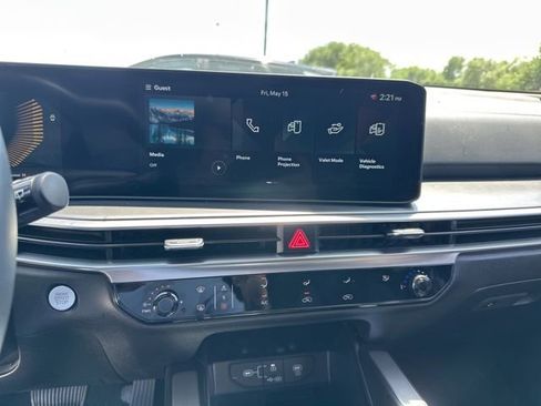 Certified 2026 Kia Sorento LX FWD image 8