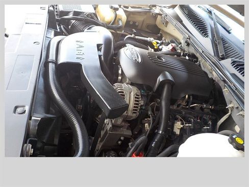 Used 2006 Chevrolet Suburban LT w/ Preferred Equipment Group image 40