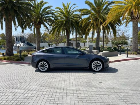 Used 2021 Tesla Model 3 Standard Range Plus RWD image 4