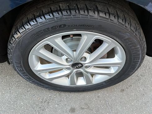 Used 2019 Kia Soul + FWD image 9