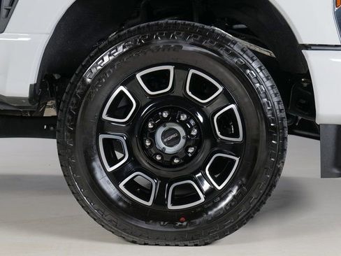 Used 2025 Ford F250 Platinum AWD/4WD image 9