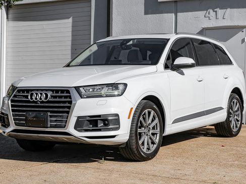 Used 2018 Audi Q7 3.0T Prestige image 2