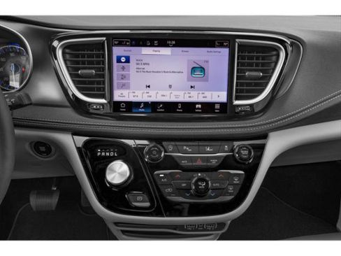 Used 2023 Chrysler Pacifica Touring-L FWD image 13