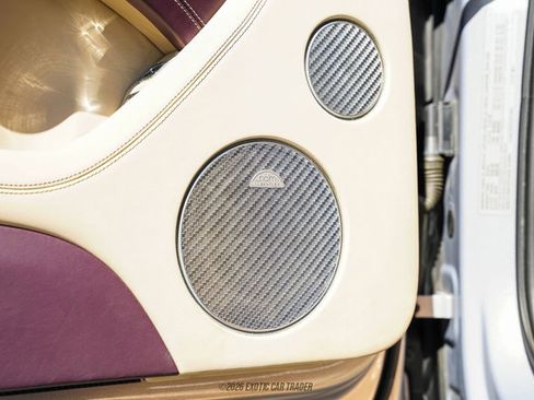 Used 2017 Bentley Bentayga image 39