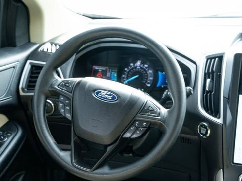 Used 2022 Ford Edge SE image 30