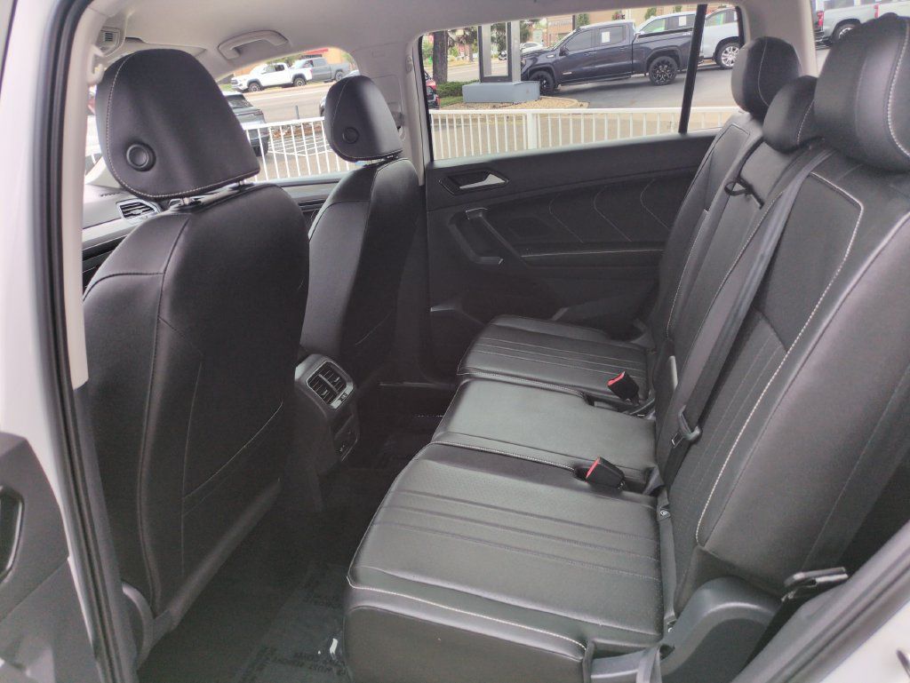 Used 2023 Volkswagen Tiguan SE FWD image 24