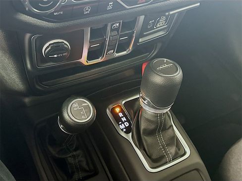 New 2025 Jeep Gladiator Sport image 12