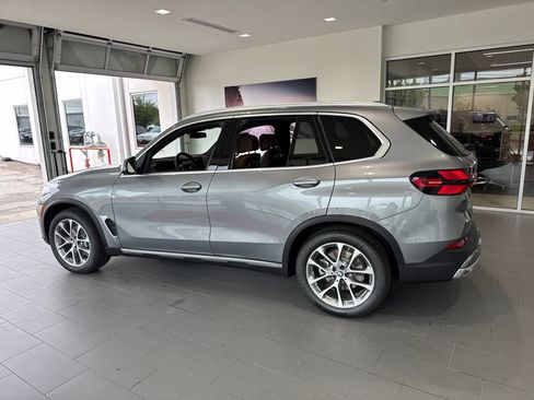Used 2026 BMW X5 xDrive40i AWD/4WD image 5