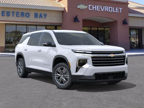 New 2027 Chevrolet Traverse LT w/ LPO, Floor Liner Package FWD image 7