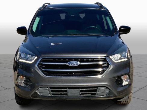 Used 2018 Ford Escape SE w/ Ford Safe & Smart Package image 3