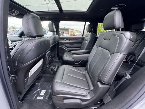 New 2026 Jeep Grand Cherokee L Limited AWD/4WD image 16