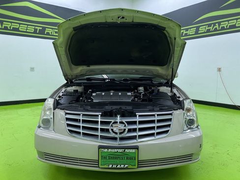 Used 2010 Cadillac DTS FWD image 4