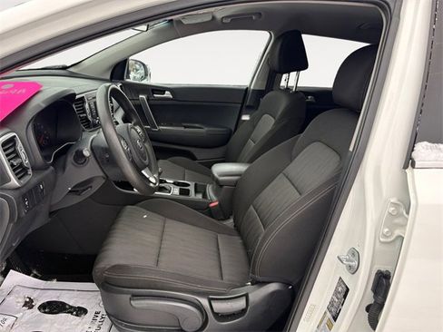 Used 2019 Kia Sportage LX image 9
