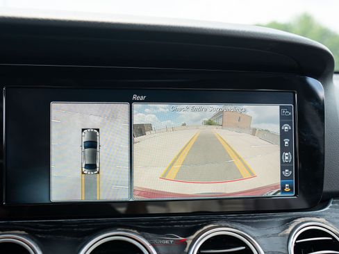 Used 2019 Mercedes-Benz E 300 image 32