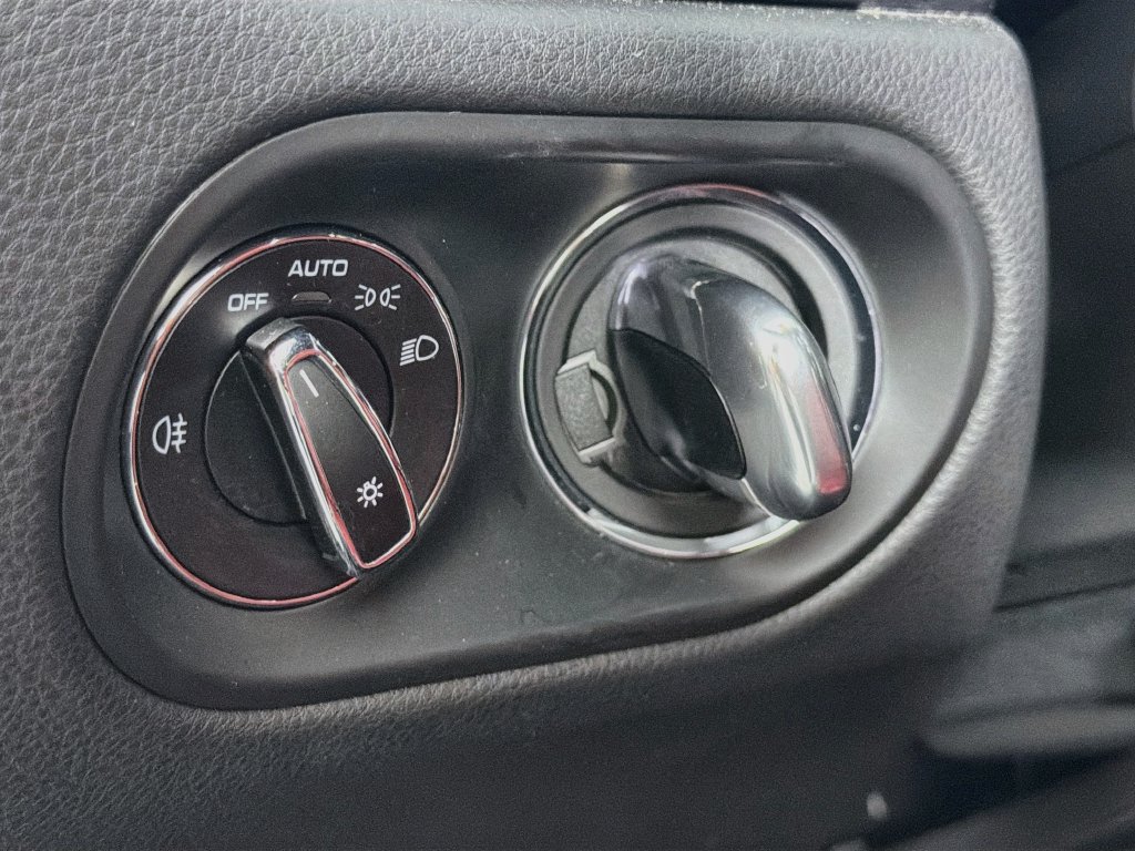 Certified 2024 Porsche Macan GTS AWD/4WD image 11