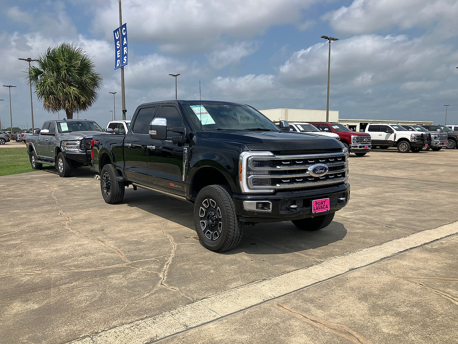 Used 2024 Ford F250 Platinum AWD/4WD image 1