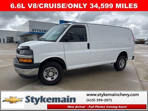 Used 2021 Chevrolet Express 2500 w/ Driver Convenience Package RWD image 1