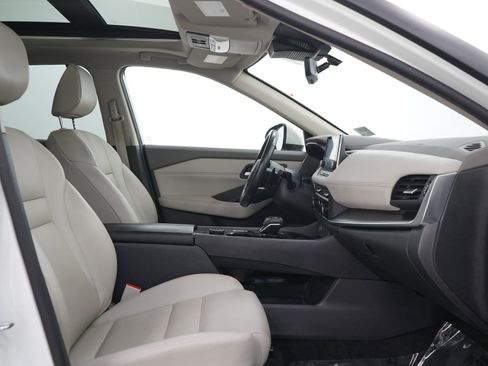 Used 2023 Nissan Rogue SV w/ SV Premium B Package AWD/4WD image 12
