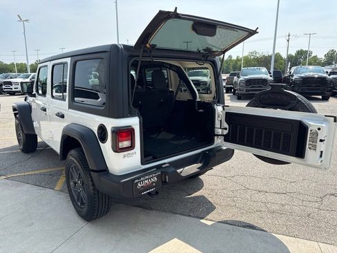 Used 2024 Jeep Wrangler Unlimited Sport AWD/4WD image 19