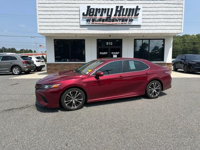 Used 2018 Toyota Camry SE w/ Moonroof Package